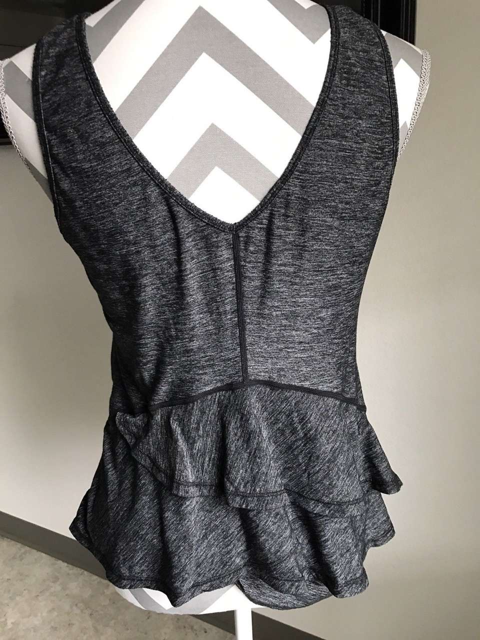 Lululemon Hustle Tank - Static Black