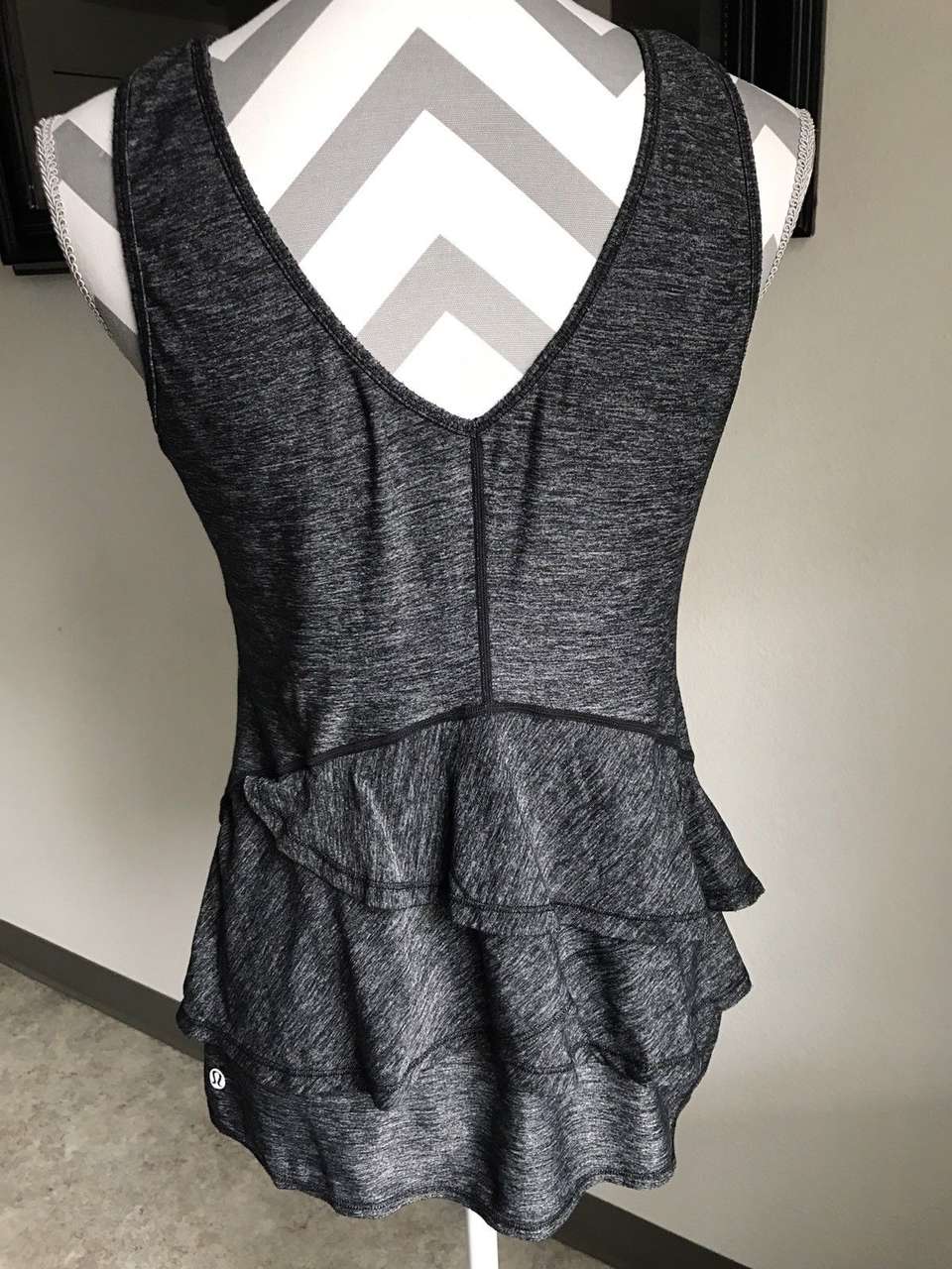 Lululemon Hustle Tank - Static Black