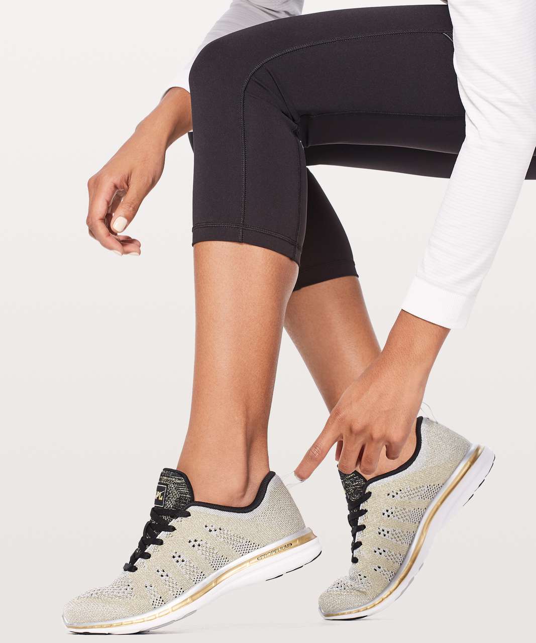 apl sneakers lululemon