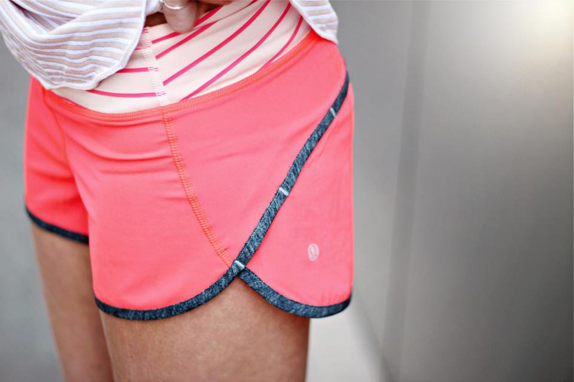 Lululemon Speed Short *4-way Stretch 2.5" - Electric Coral / Quiet Stripe Butter Pink Electric Coral / Heathered Texture Printed Greyt Deep Coal