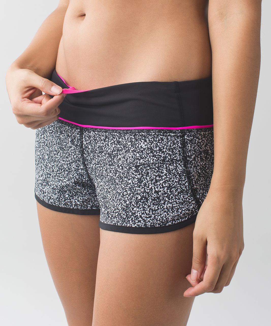 Lululemon Speed Short *4-way Stretch 2.5" - Flashback Static White Black / Black / Raspberry Glo Light