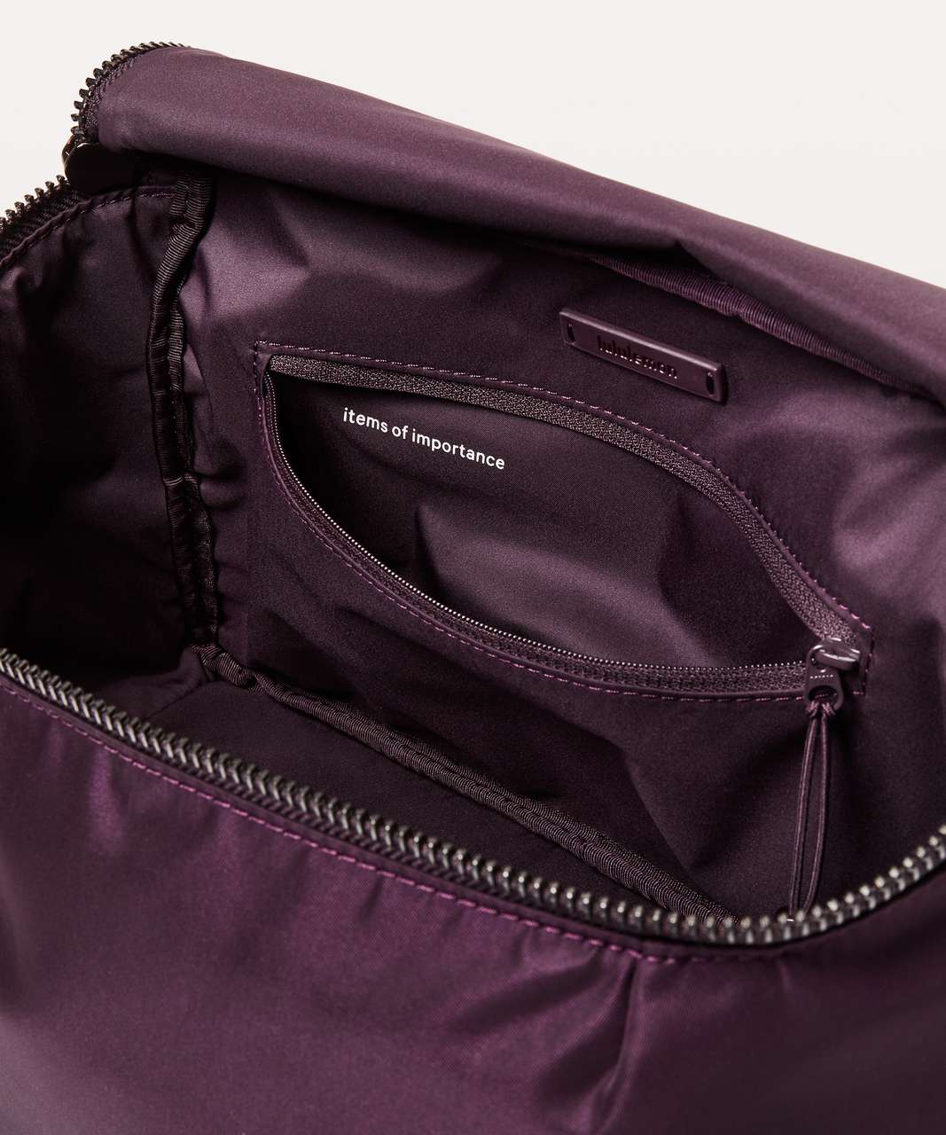 Lululemon Get Set Bag 7L - Black Cherry