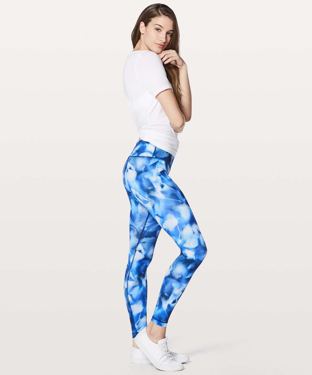 https://storage.googleapis.com/lulu-fanatics/product/29116/1280/lululemon-wunder-under-low-rise-tight-full-on-luxtreme-28-blush-blossom-alpine-white-midnight-navy-031837-176303.jpg