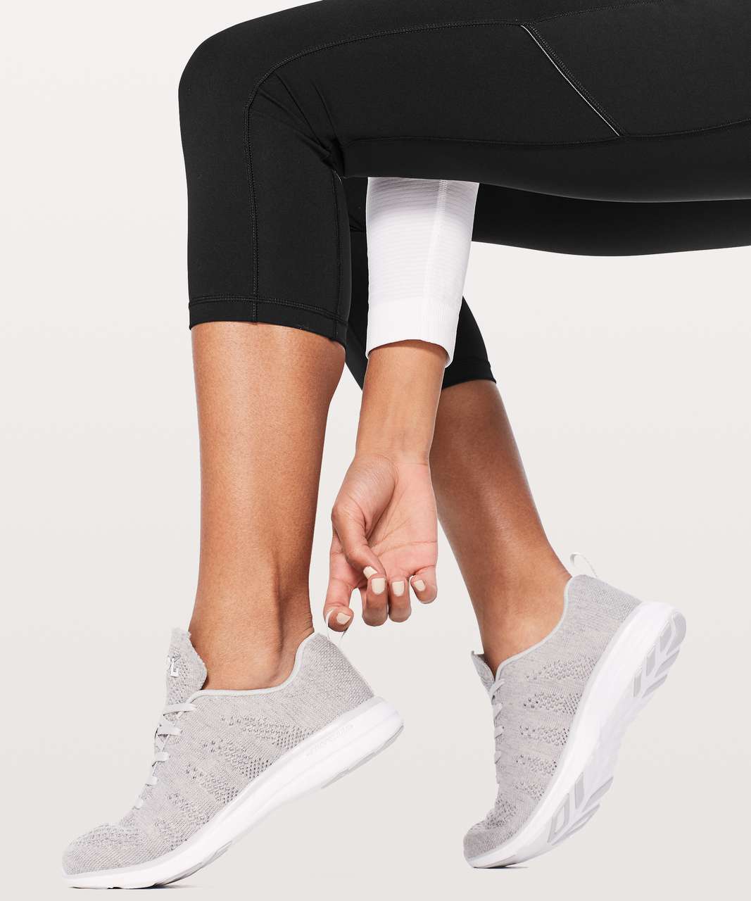 apl sneakers lululemon