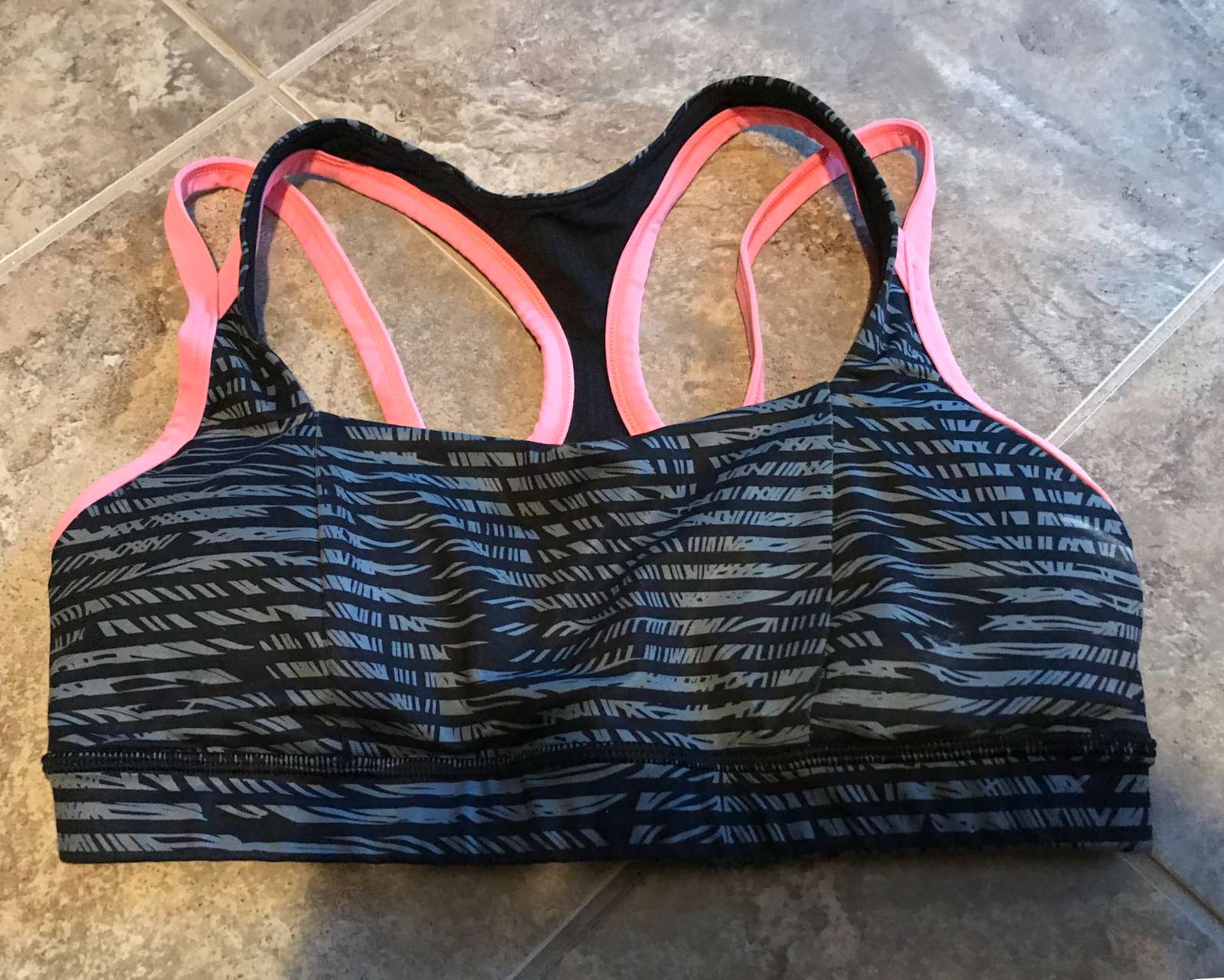 Lululemon Splendour Shadow Wrap Multi / Black Sports Bra 6 W2B64S