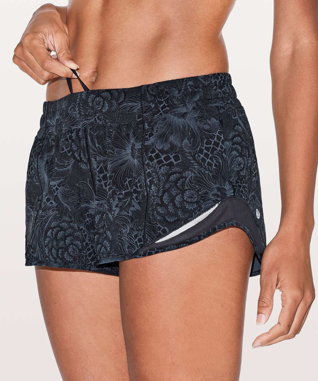 Lululemon Hotty Hot Short II 2.5" - Nouveau Mach Blue Black / Black