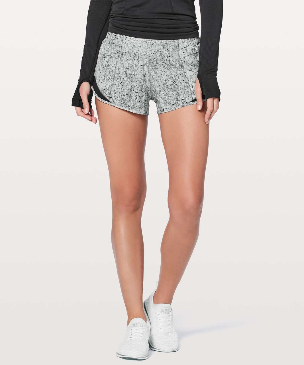 Lululemon Hotty Hot Short II *2.5 - Black (First Release) - lulu fanatics