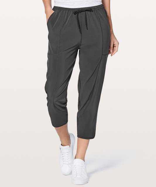 Lululemon Final Play Crop *23