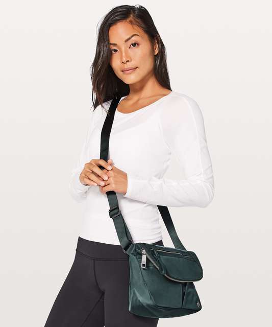 Lululemon Festival Bag II - Black - lulu fanatics