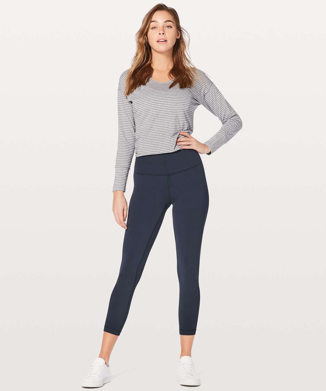 2) BNWT Lululemon invigorate leggings 25 true navy size 2, Women's  Fashion, Activewear on Carousell