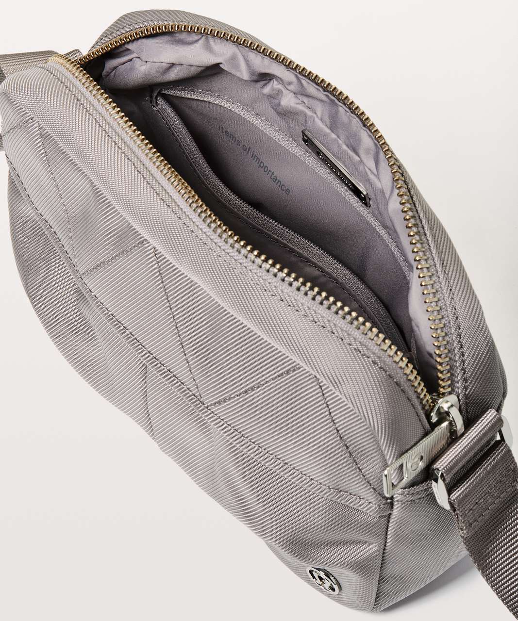 City adventurer crossbody bag : r/lululemon