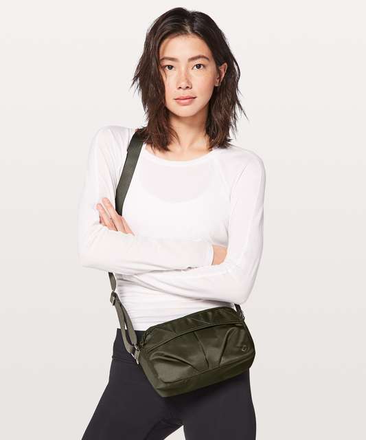 City Adventurer Crossbody Bag 2.5L, Women's Bags,Purses,Wallets