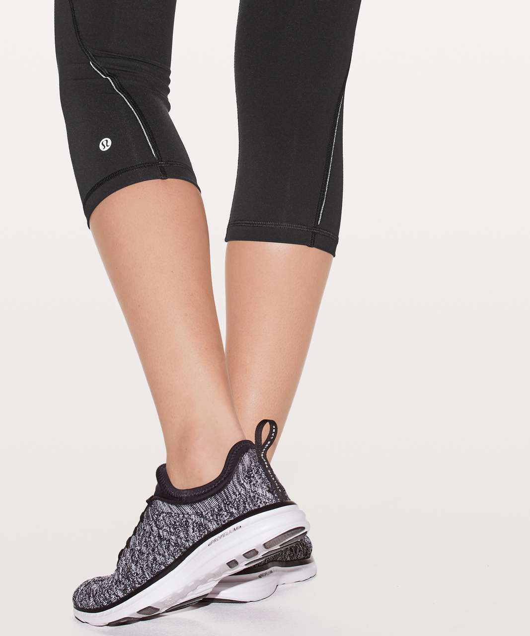 Lululemon Quick Feet Crop 19" - Black / White