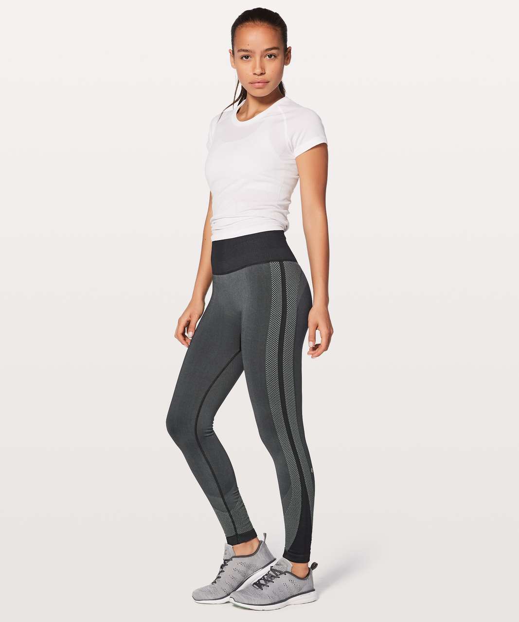 Lululemon Ready To Run Tight Pinpoint *28 - Black / Magnet Grey