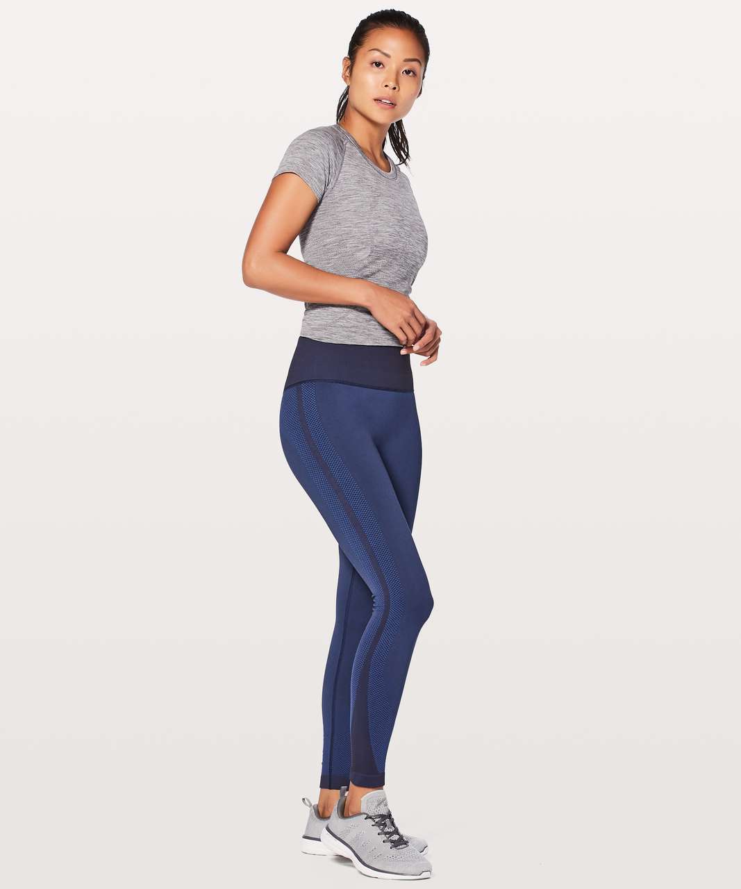 Lululemon Ready To Run Tight Pinpoint *28 - Midnight Navy