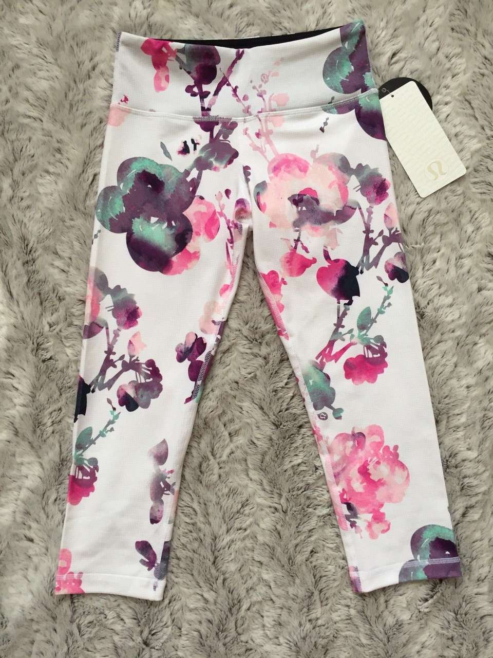 Lululemon Wunder Under Crop - Blurred Blossom - lulu fanatics