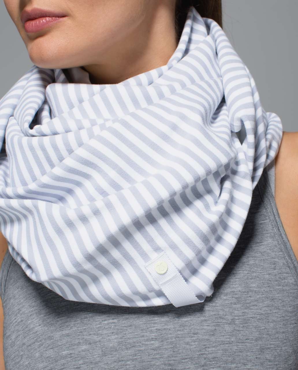 Lululemon Vinyasa Scarf Rulu - Classic Stripe White Silver Fox / White