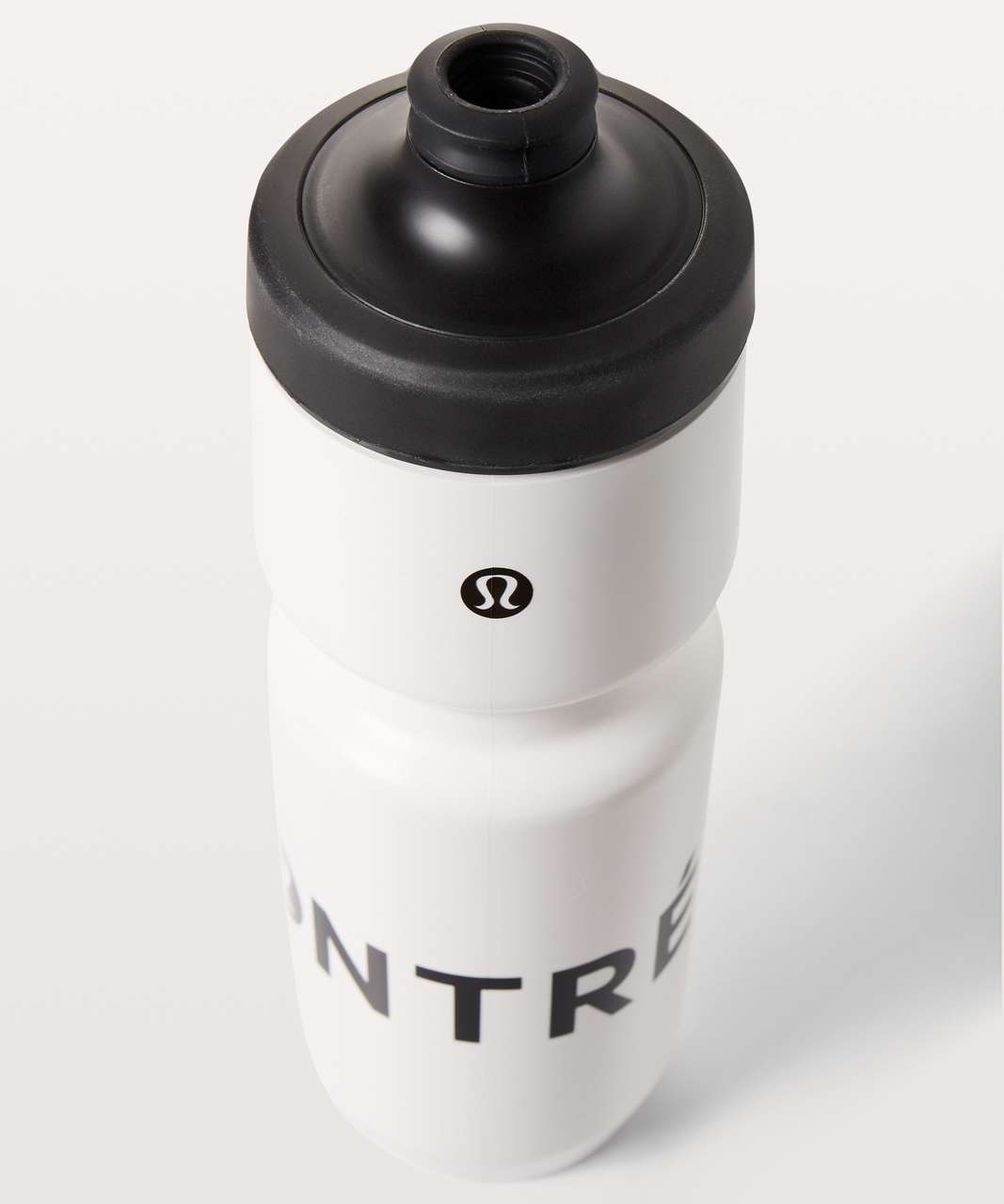 https://storage.googleapis.com/lulu-fanatics/product/30328/1280/lululemon-purist-cycling-water-bottle-ii-city-pyul-035373-181021.jpg