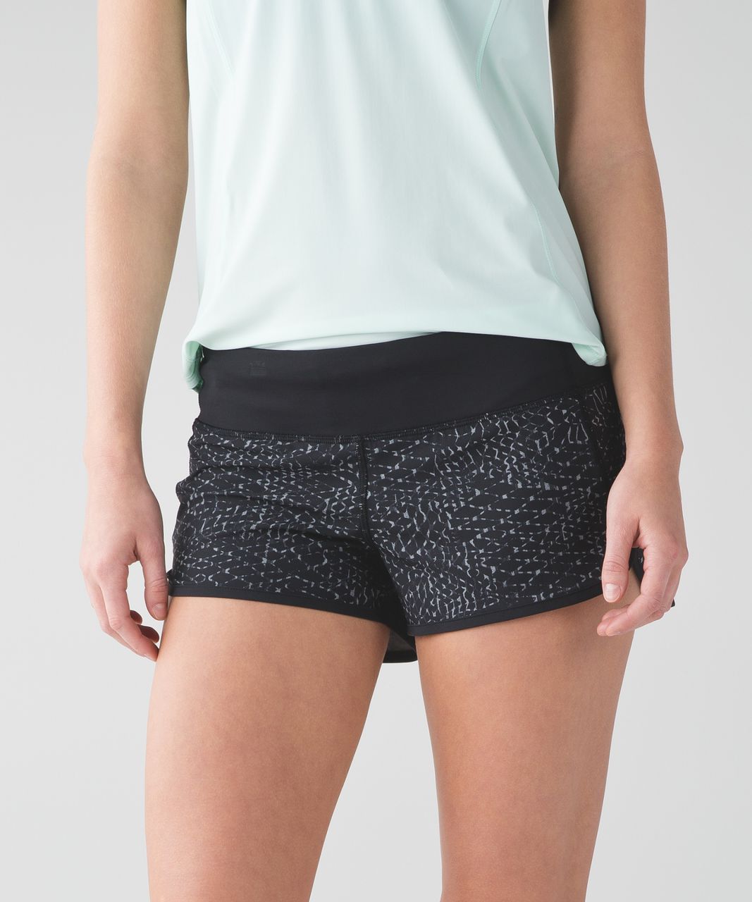 Lululemon Speed Short *4-way Stretch - Samba Snake Battleship Black / Black