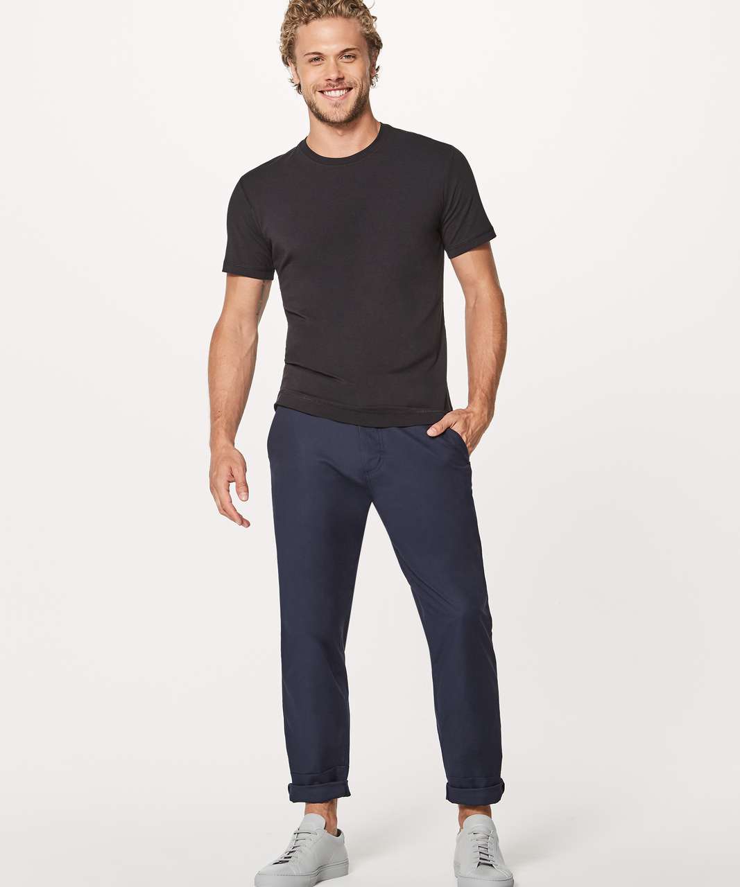 EUC lululemon men's 5 year basic V L black