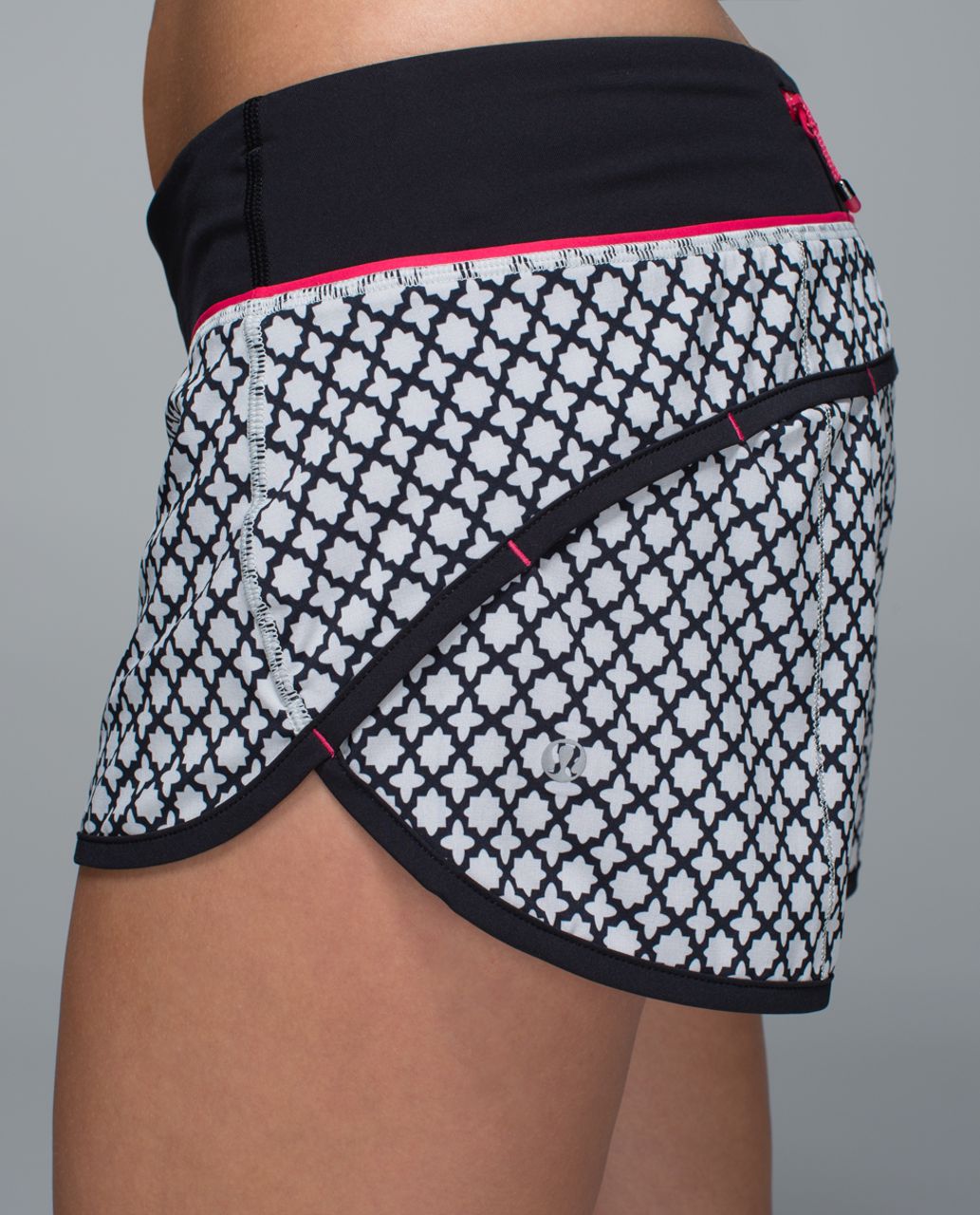 Lululemon Run:  Speed Short *4-way Stretch - Soul Geo Silver Spoon Black / Black