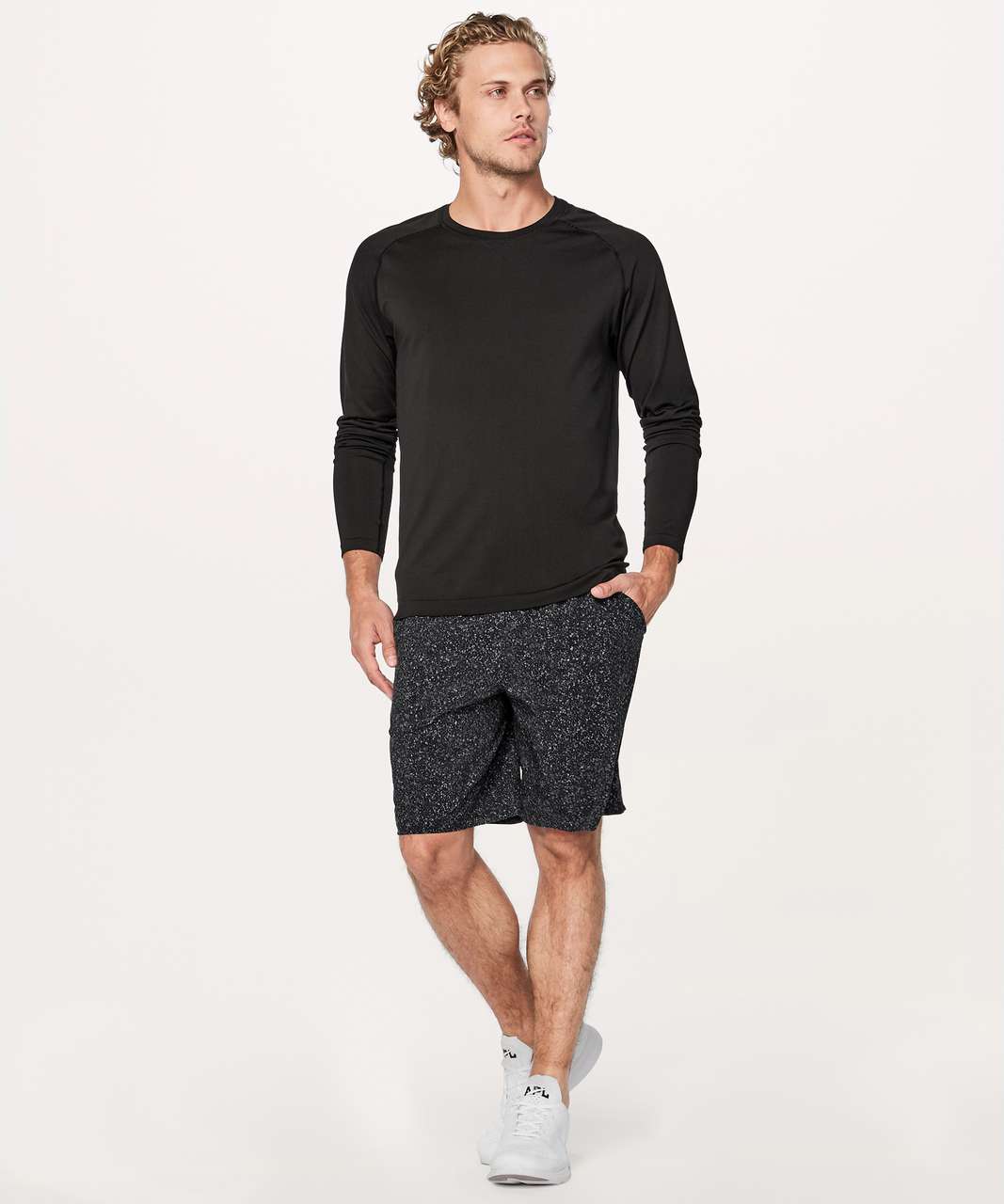 Lululemon Surge Short Light 7 - Black - lulu fanatics