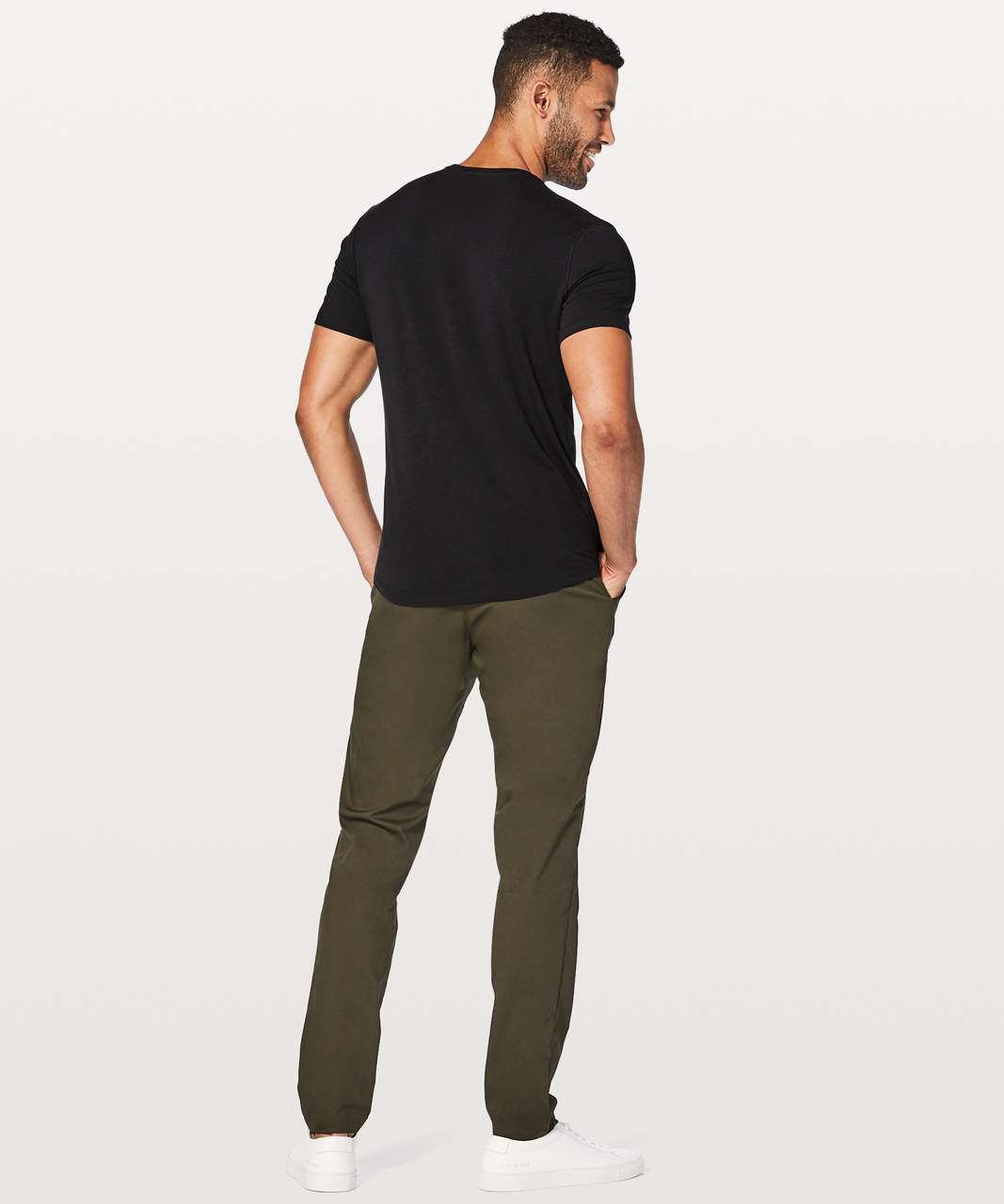 Lululemon 5 Year Basic V *Updated Fit - Black