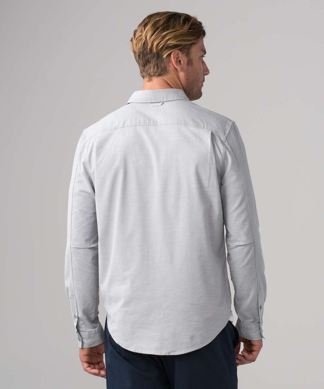 Lululemon Commission Long Sleeve Buttondown Qwick Oxford - Battleship / Silver Spoon