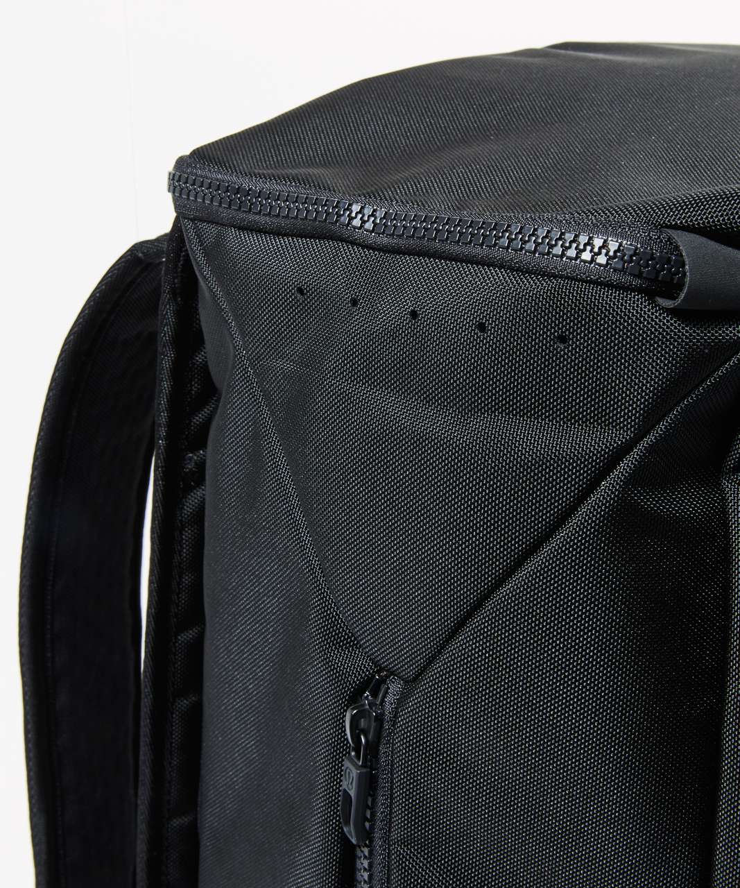 Lululemon Assert Duffel *39L - Black