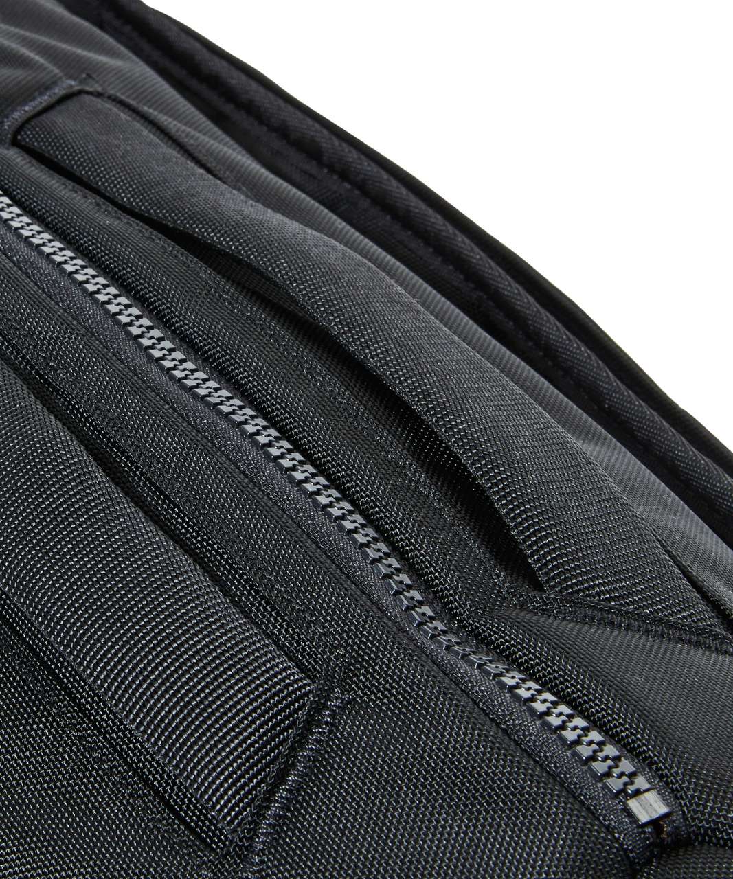 Lululemon Assert Duffel *39L - Black