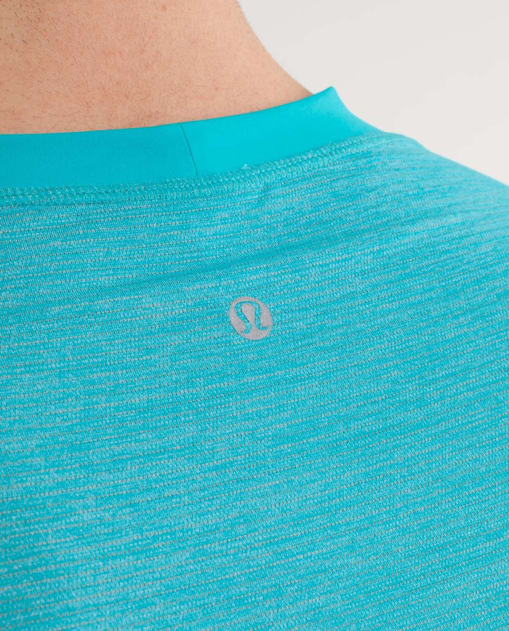 Lululemon Bolt Tech II Short Sleeve - Heathered Blue Tropics