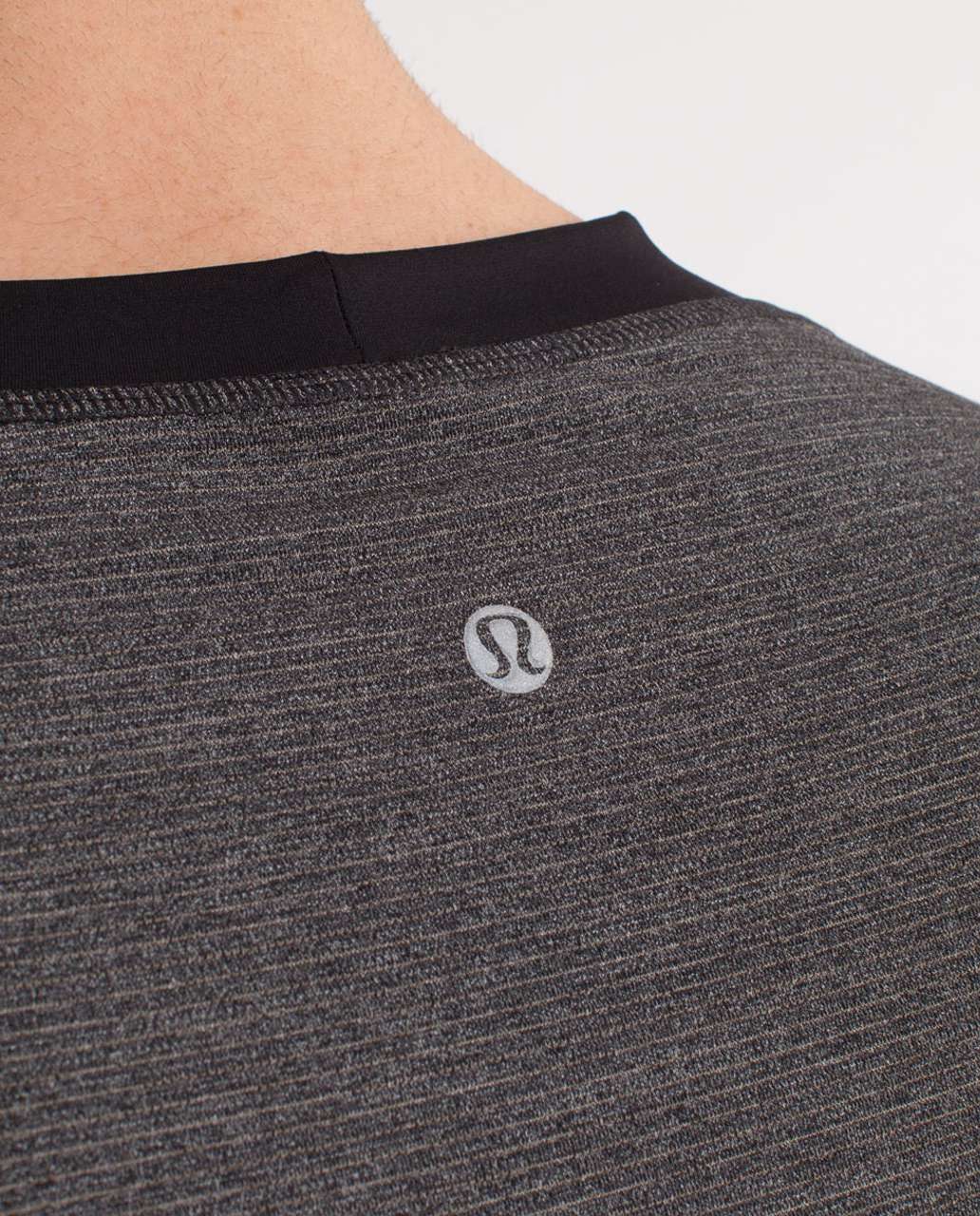 Lululemon Bolt Tech II Short Sleeve - Heathered Black