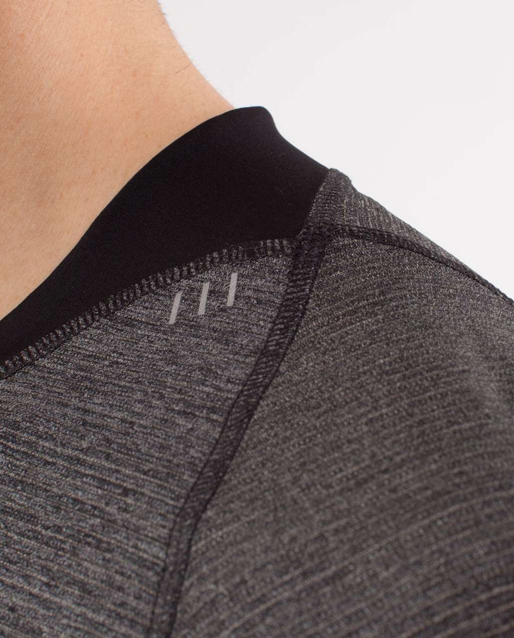 Lululemon Bolt Tech II Short Sleeve - Heathered Black