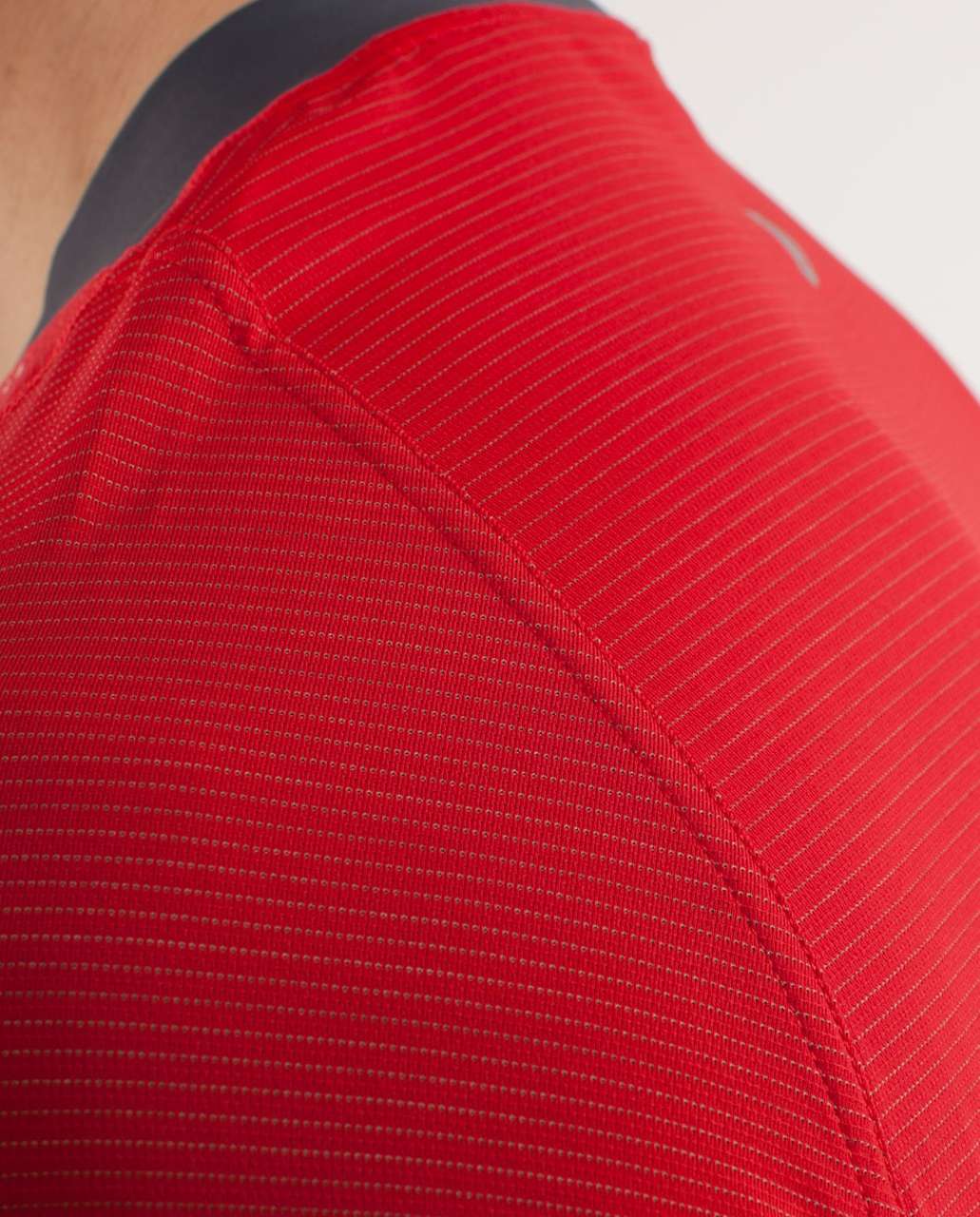 Lululemon Bolt Tech Short Sleeve - Chili / Invisible Branches
