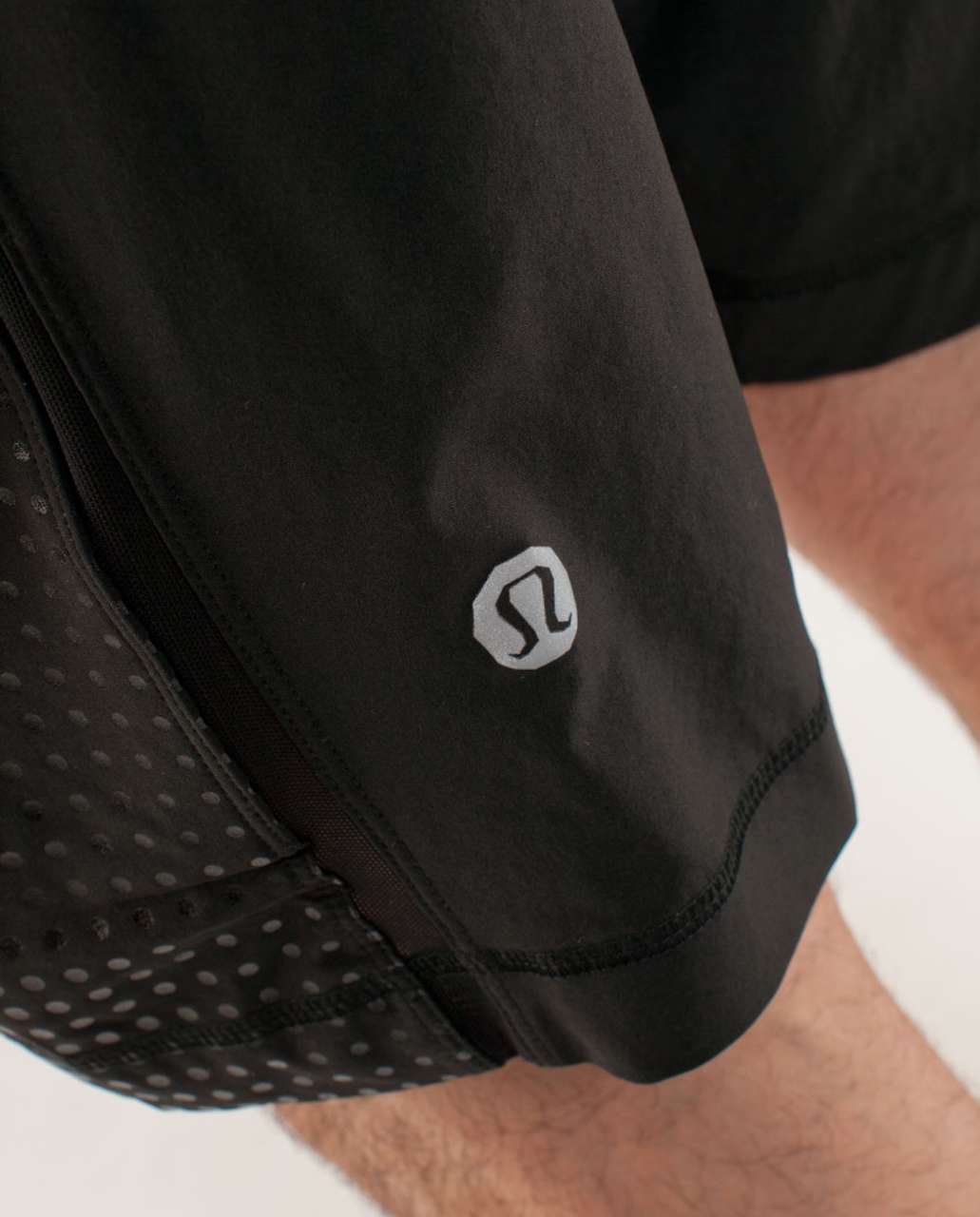 Lululemon Shorts Mens Large Black Gray Zig Zag Run Response 8 In