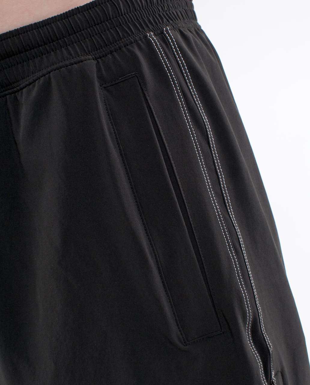 Lululemon Run:  Response Short *Silver - Black