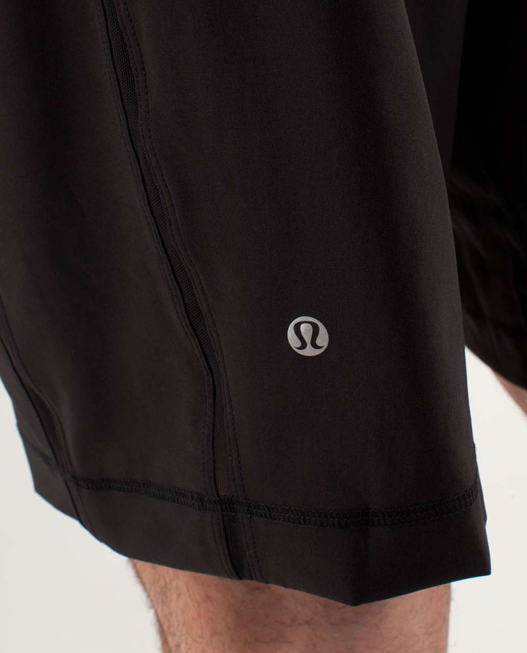 Lululemon Shorts Mens Large Black Gray Zig Zag Run Response 8 In