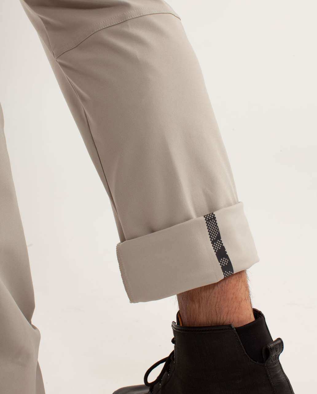 Lululemon Mission Pant - Mojave Tan