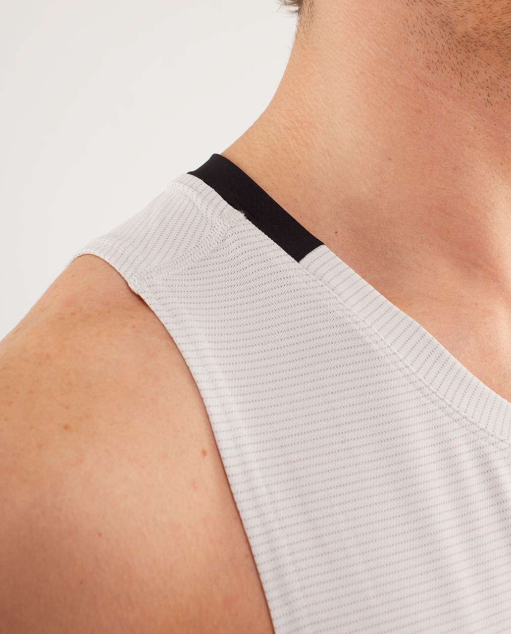 Lululemon Precise Singlet - Buff