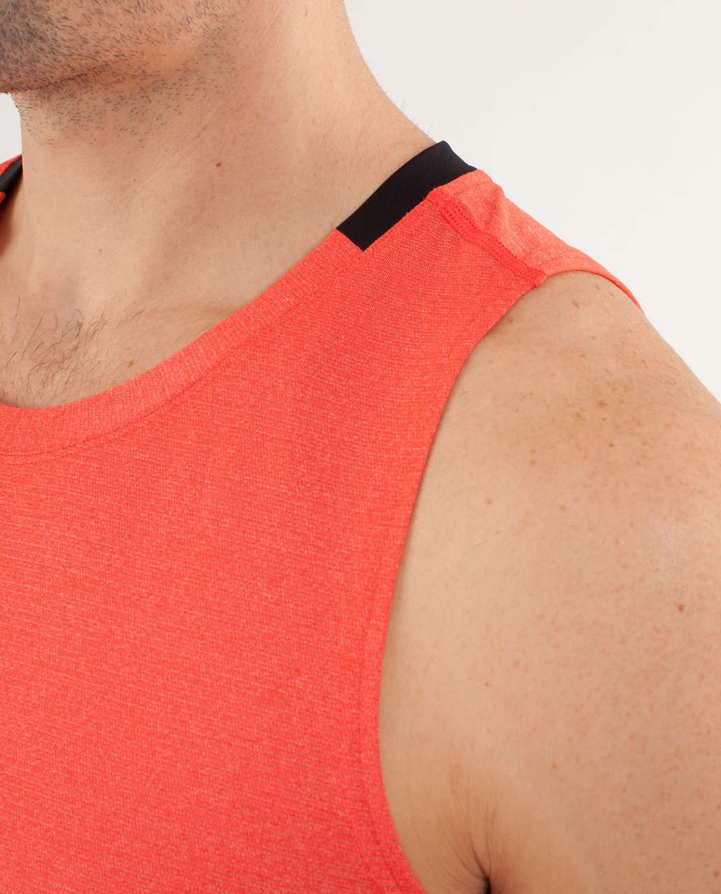 Lululemon Precise Singlet - Alarming