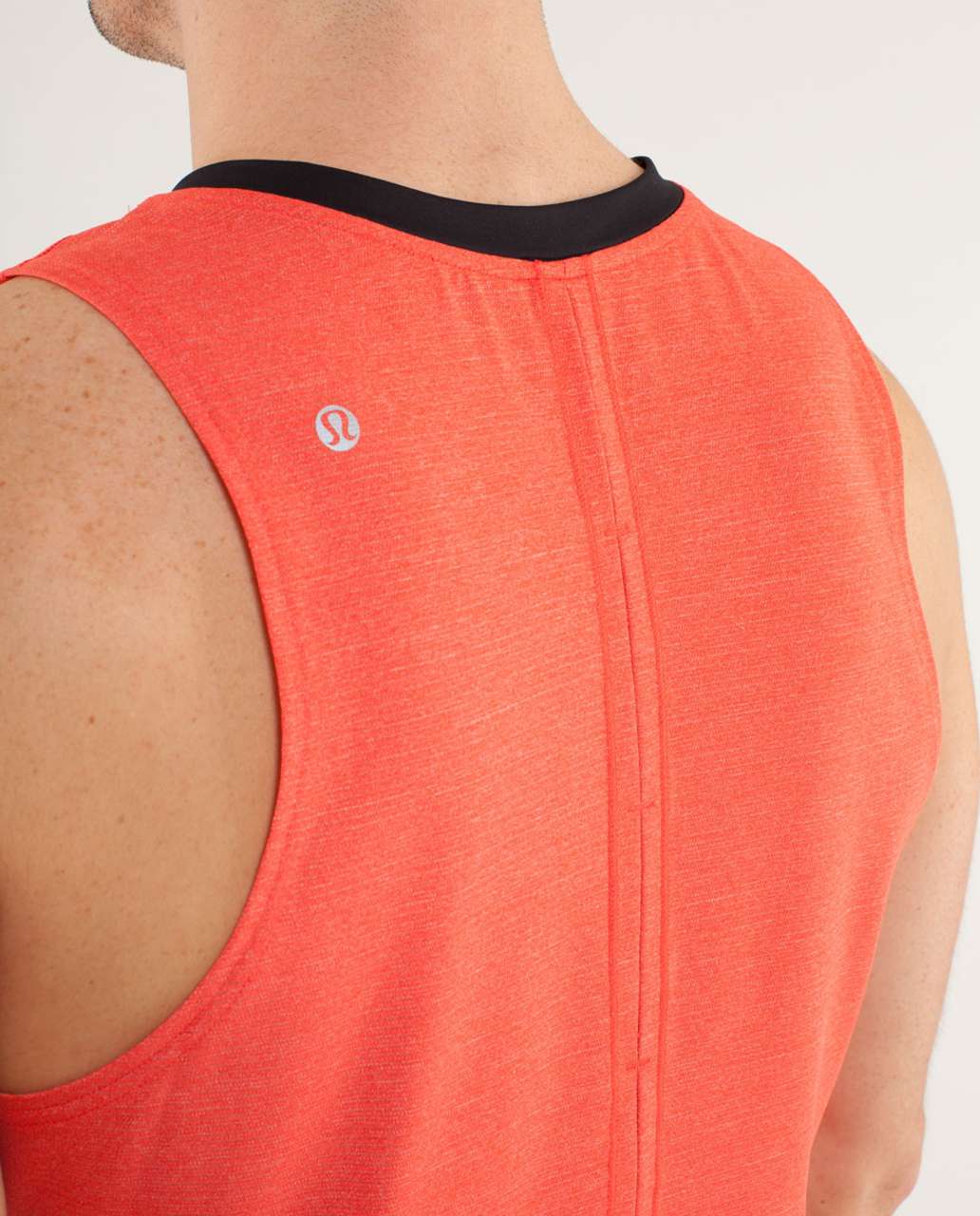 Lululemon Precise Singlet - Alarming