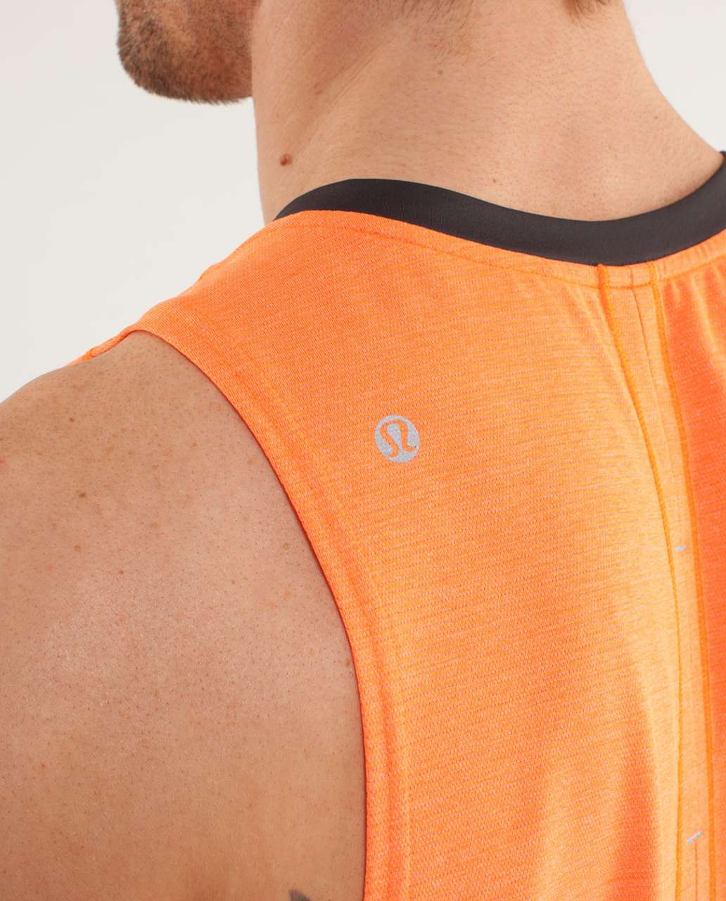 Lululemon Precise Singlet *Mesh - Pizzaz