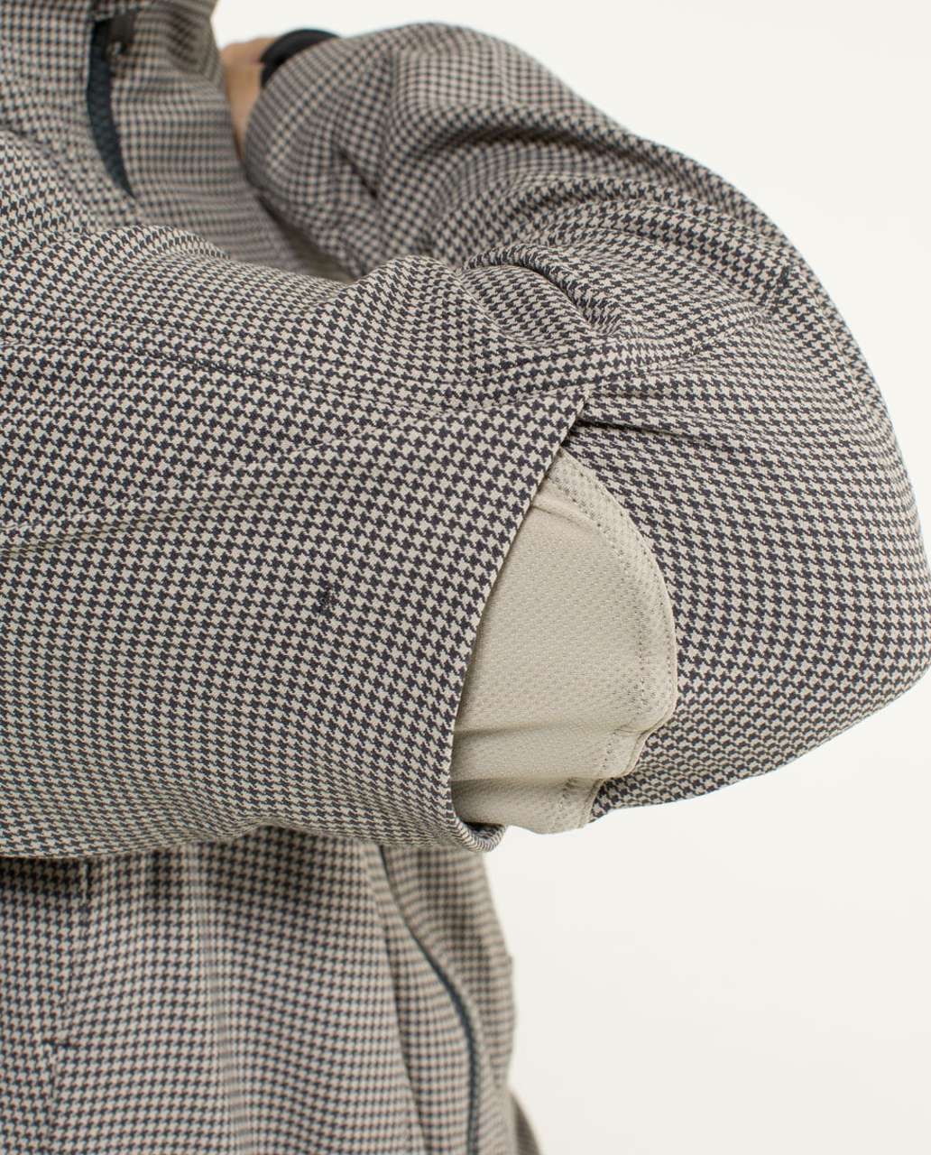 Lululemon Relay Jacket - Houndstooth Swift Mojave Tan