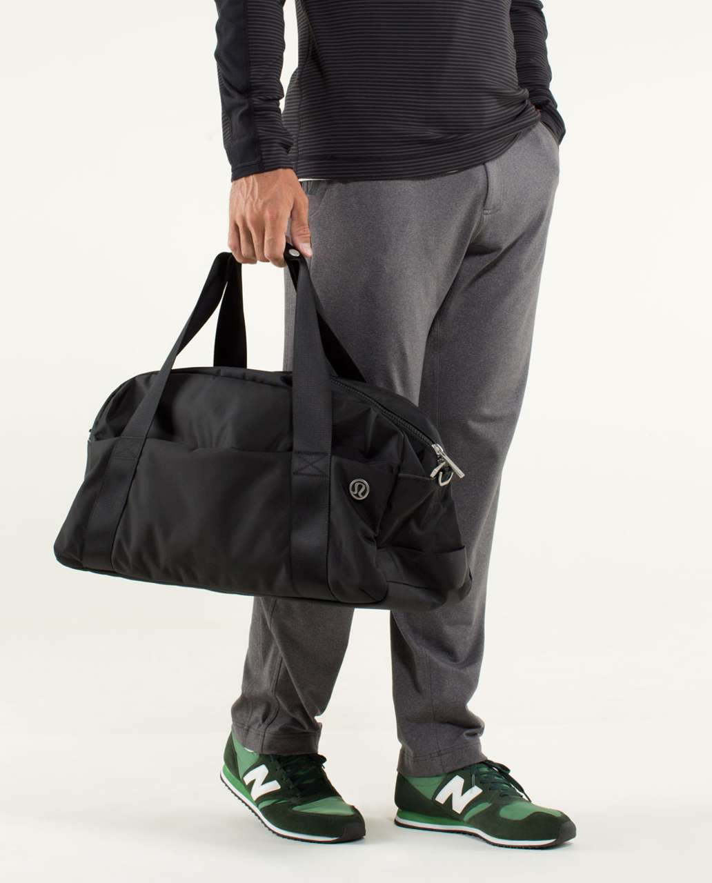 lululemon command the day duffel