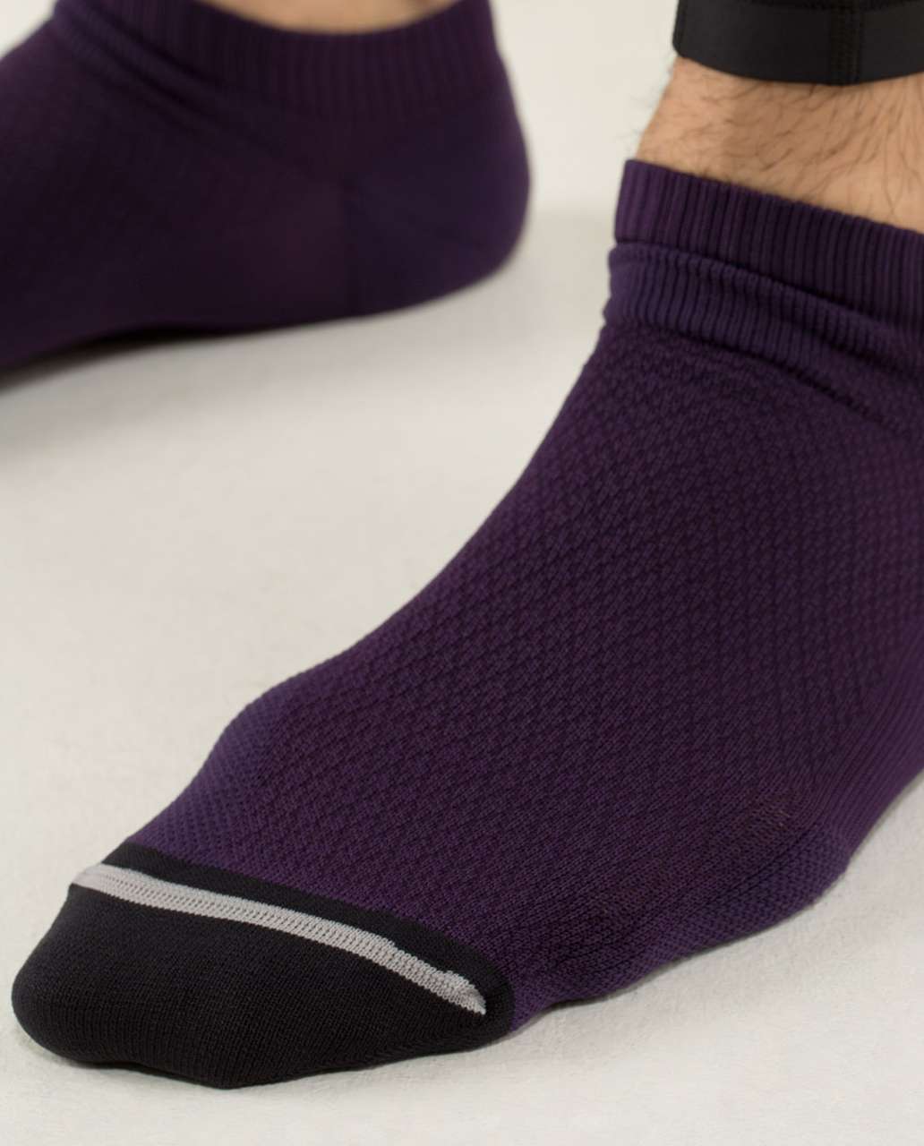 Lululemon Ultimate Low-Pro Run Sock - Mens Lo Pro Cross Mesh Deep Zinfandel