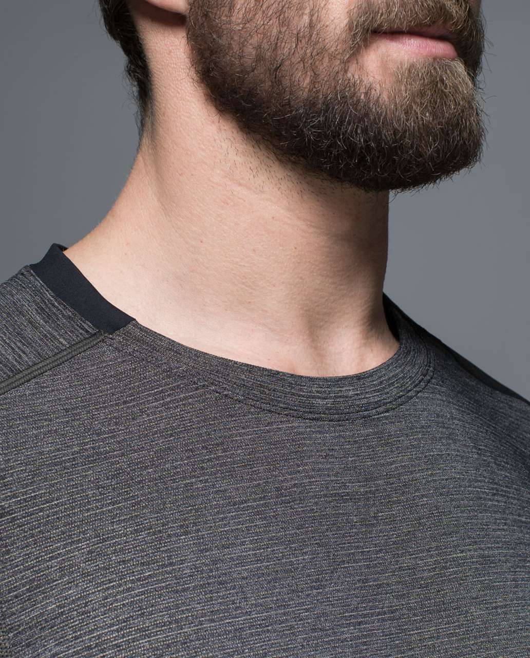 Lululemon Assert Tech Short Sleeve - Heathered Black / Black