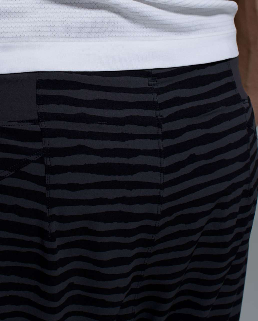 Lululemon Assert Short - Crooked Stripe Black / Soot