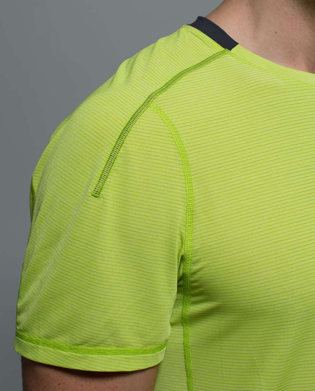 Lululemon Assert Tech Short Sleeve - Heathered Antidote / Soot