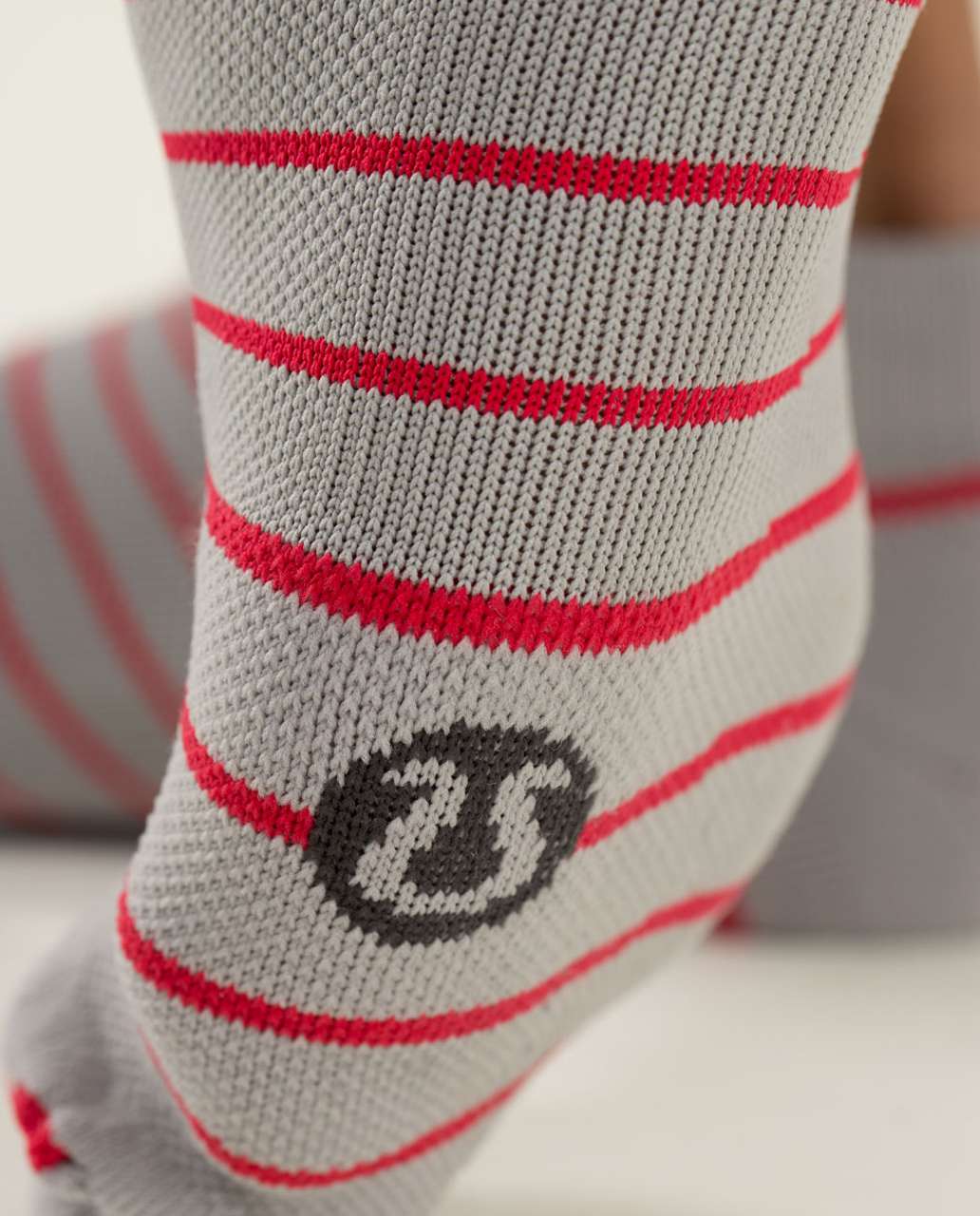 Lululemon Ultimate Low-Pro Run Sock - Micro Stripe Royal Red