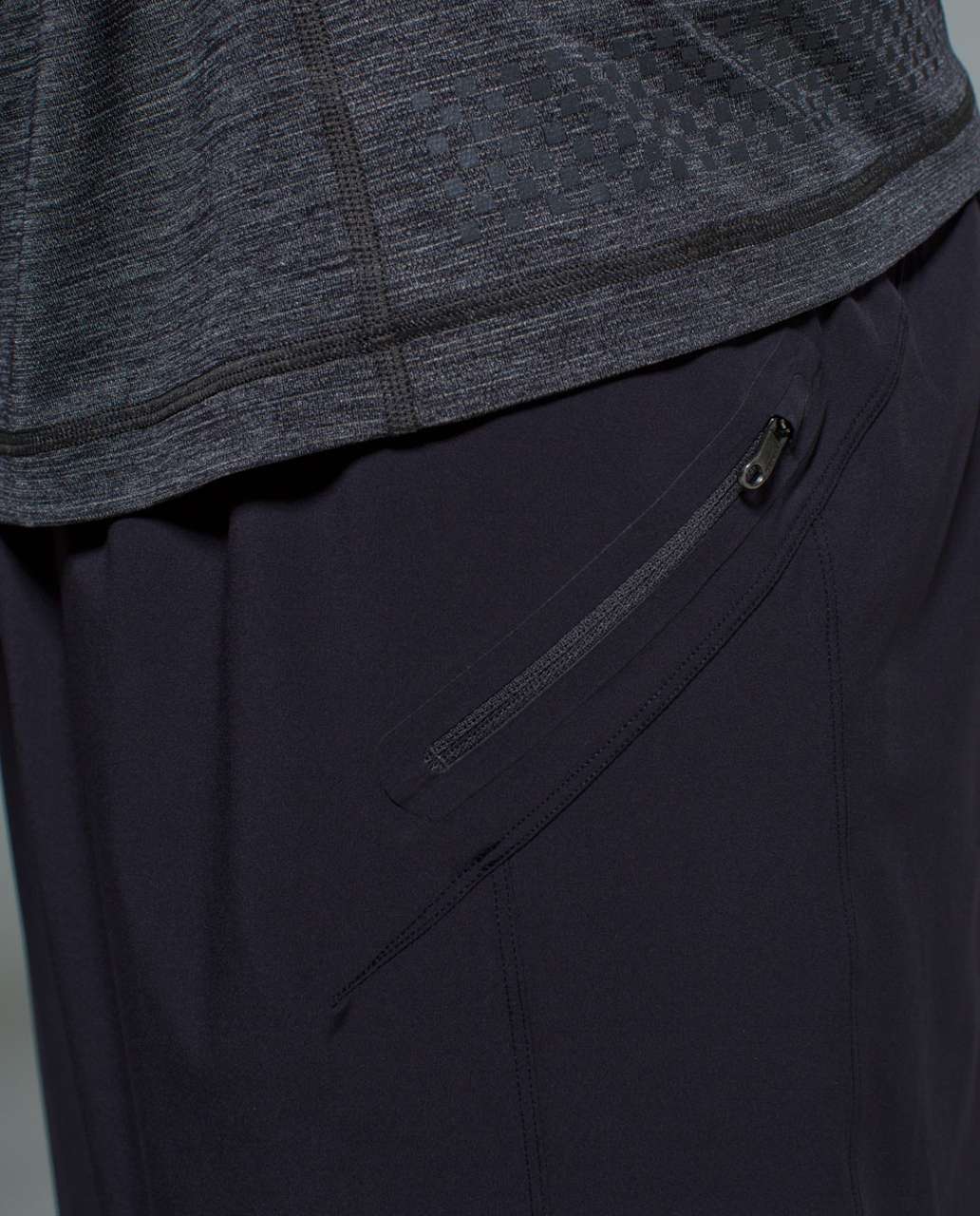 Lululemon Assert Short - Glacier Texture Surge Black / Black